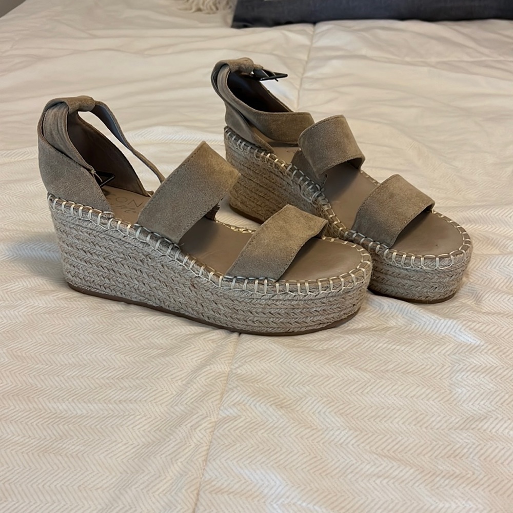 Coconuts wedged Sandal